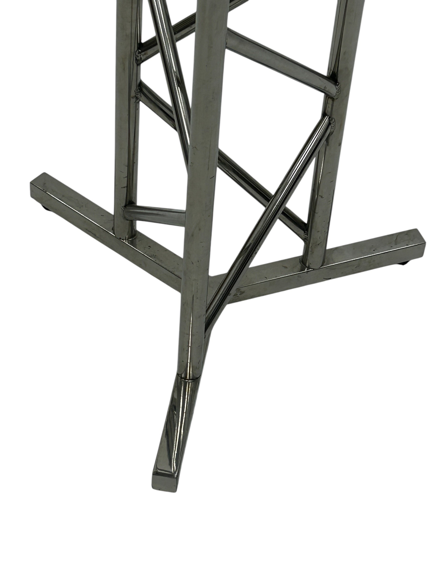 Windsor Poseur Table