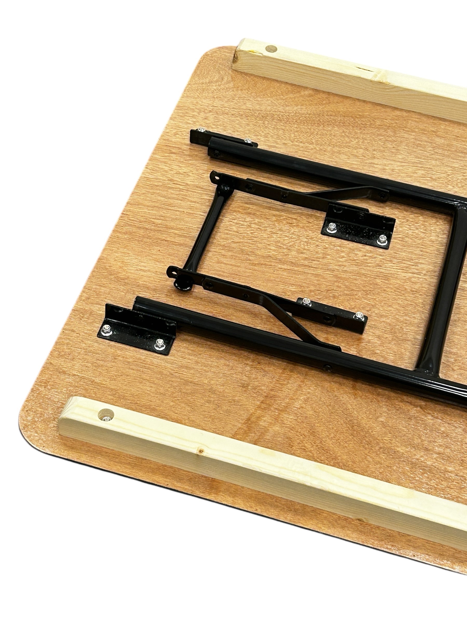 5ft Varnished Wooden Table