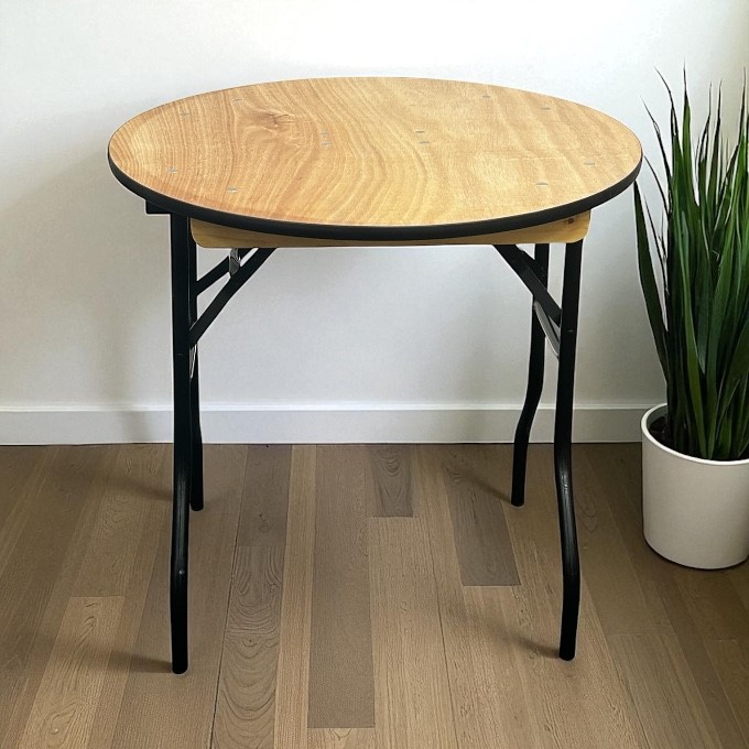 2ft6 Varnished Round Table - BE Furniture Sales