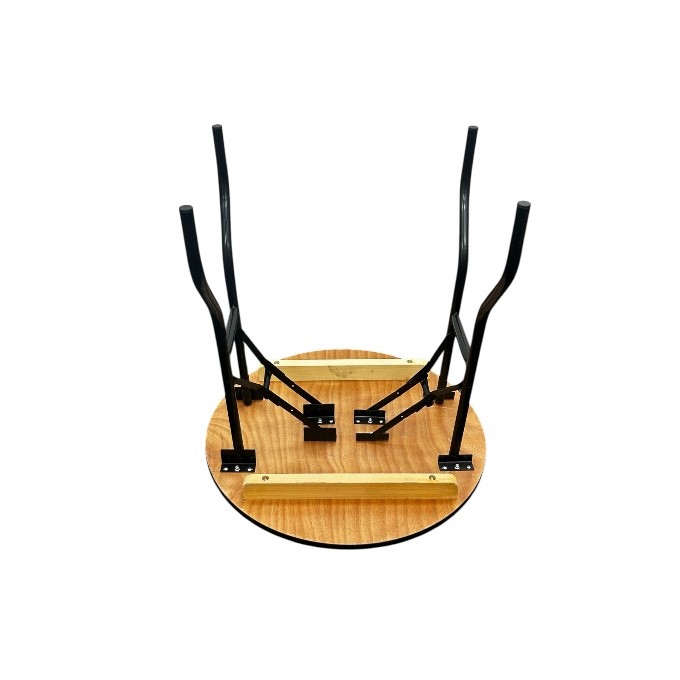 2ft6 Varnished Round Table